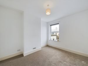 bed 3 - click for photo gallery